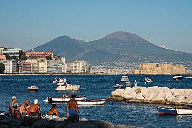 KK官方对战平台知名主播秋日领衔主播天团，激斗角逐斗将巅峰擂台赛！